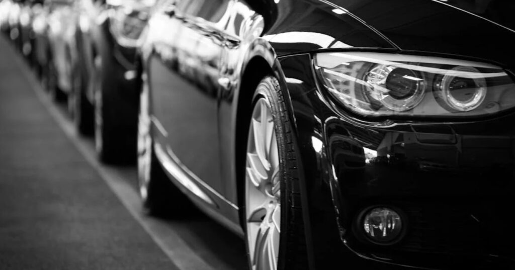 Ouders laten kind achter als onderpand bij autodealer om proefrit te maken