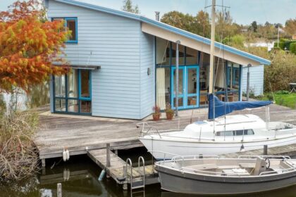 Privé-eiland in de Loosdrechtse plassen te koop op Funda