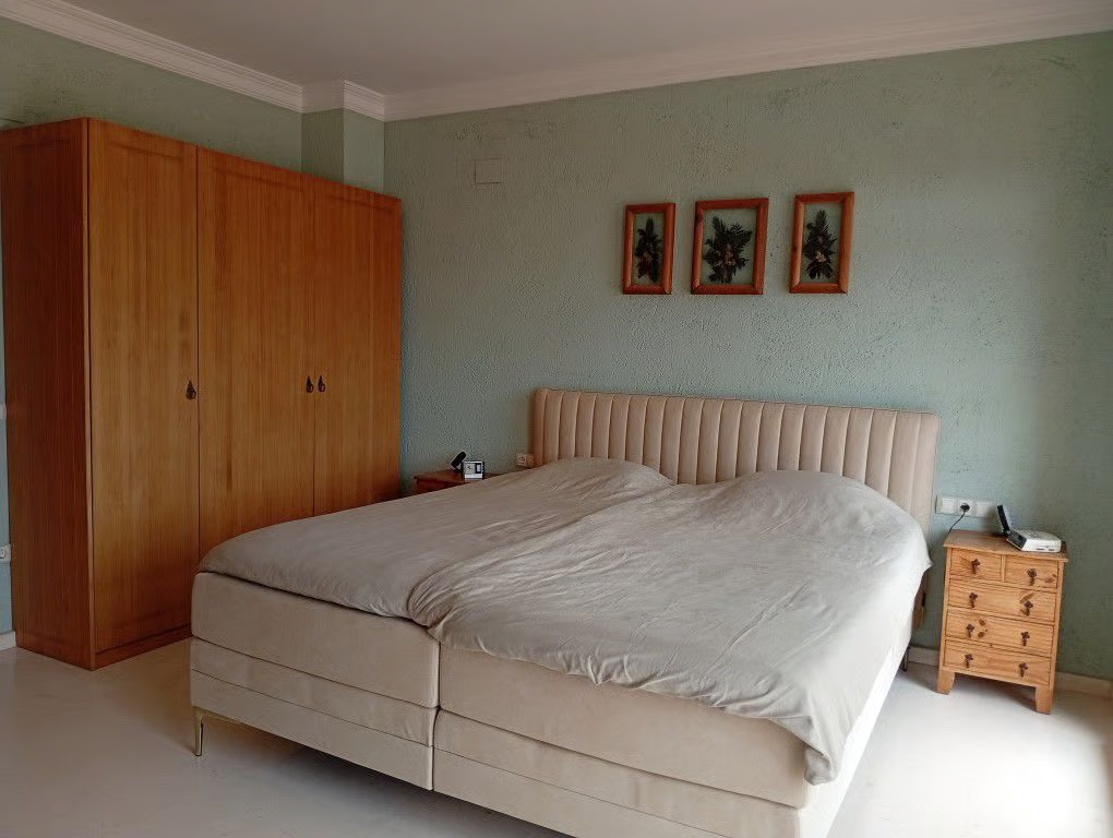 Gestoorde villa in Spanje te koop voor de prijs van een rijtjeshuis in Nederland