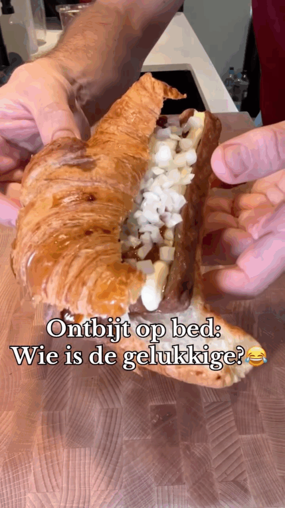 Croissantje frikandel speciaal