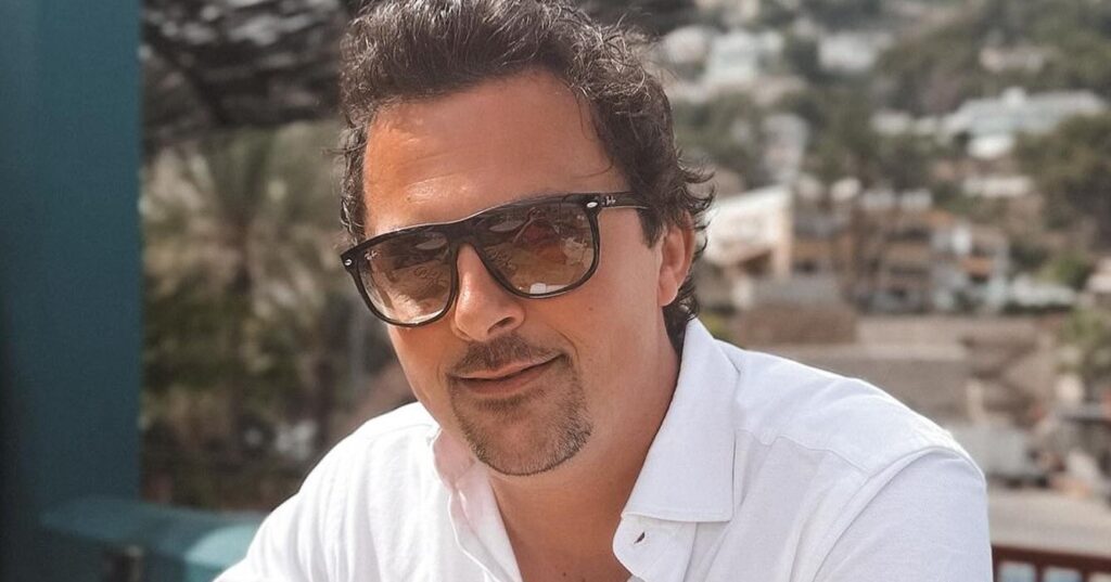 Mensen gaan los om Spaanse nieuwe vriendin van Mike Hansler: 'Ze heeft de heks zeker nog niet ontmoet'