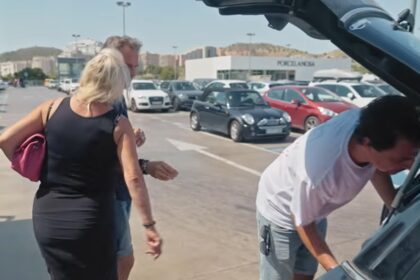 de hanslers moeder monique