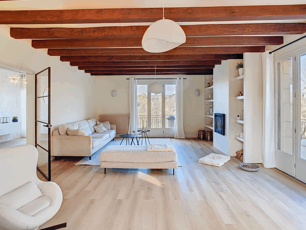 Compleet Frans chateau met B&B en zwembad te koop voor een prikkie!