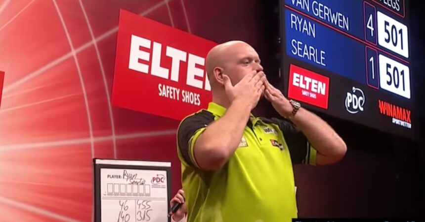 WK Darts-kijkers ontdekken 'bijzondere' fans in familievak Michael van Gerwen: ' Ouwe snoeperd!'