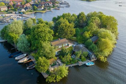 Droomplek: Dit privé-eiland middenin de Randstad staat gewoon te koop op Funda