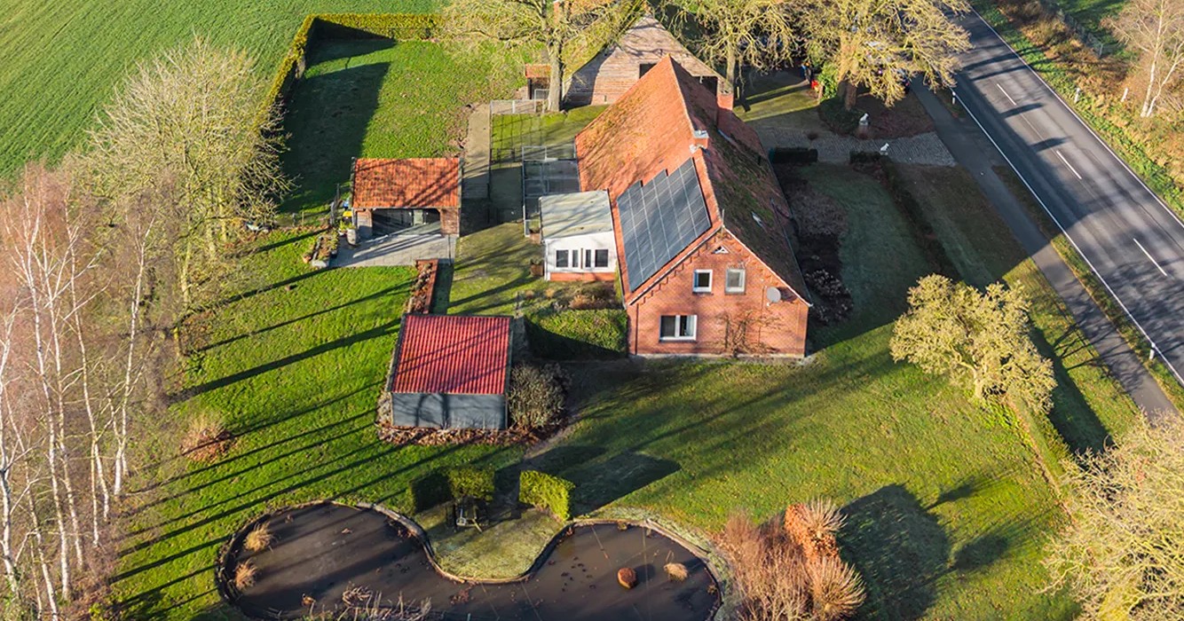Kolossale Duitse woonboerderij op 500m van Nederlandse grens te koop voor een prikkie!