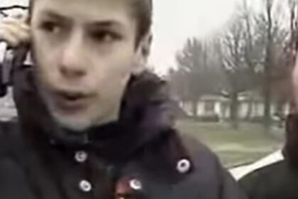 Dit is het tragische verhaal achter de jongens in de 'Het is keiglad'-internetklassieker