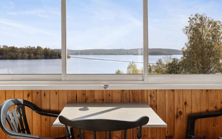 Instapklare huis in Zweden met uitzicht op fjorden te koop voor de prijs van een auto