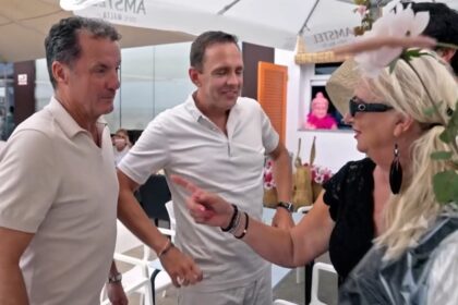 john de bever monique