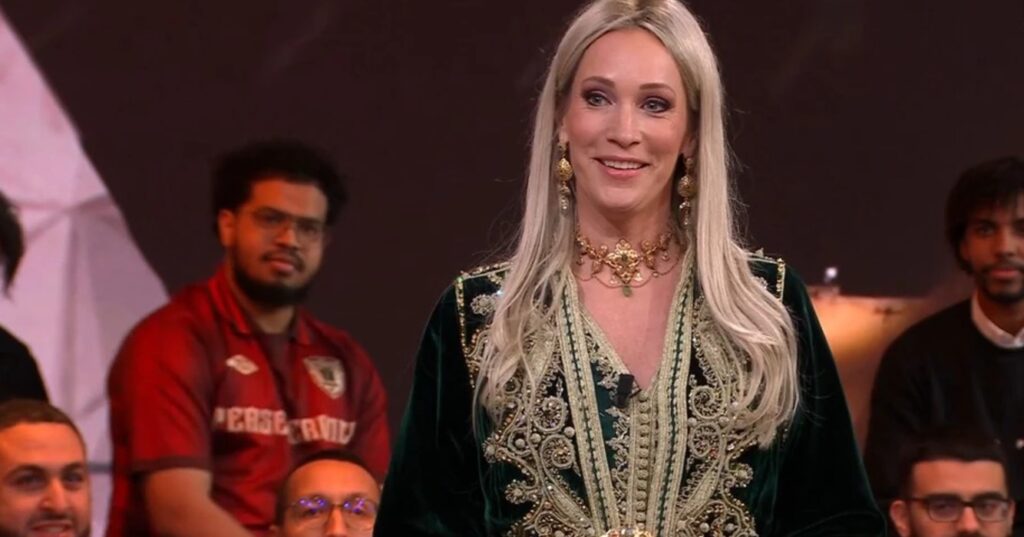 'Opvallende' jurk Hélène Hendriks in Afrika Cup-uitzending maakt tongen los: 'Typisch Nederland'