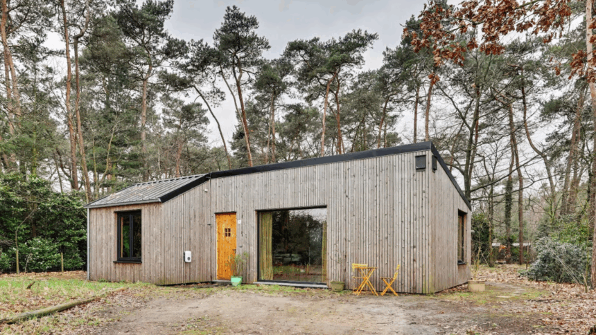 Natuurliefhebbers opgelet: prachtige bosbungalow op Funda kan voor €239.500 van jou zijn!