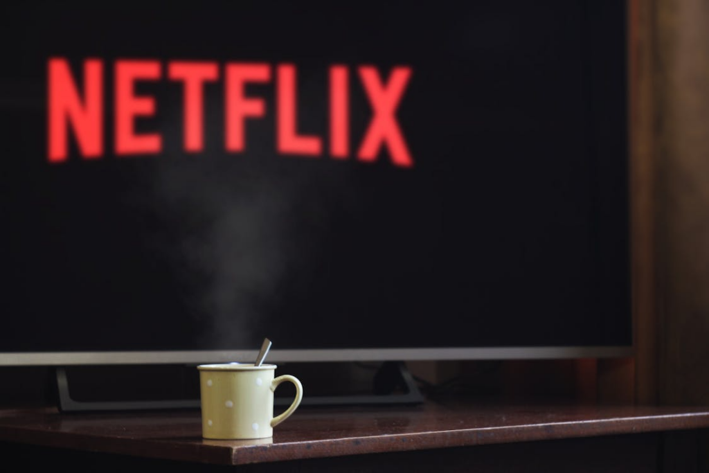 Deze geheime Netflix-codes geven je toegang tot ot duizenden verborgen films en series (2026)