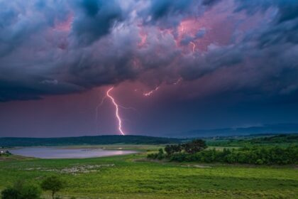 Weeromslag op komst: op deze plekken gaat het straks flink regenen en onweren