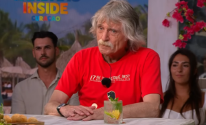 Johan Derksen diep door het stof na misplaatste opmerking: 'Wist niet dat hij nóg dieper kon zinken'