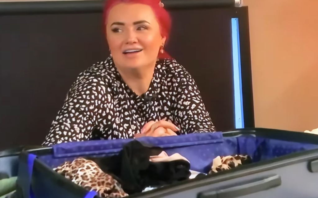 Bondgenoten Bonnie zorgt opnieuw voor gespreksstof binnen het programma nu ze openhartig vertelt over haar werk buiten de show.