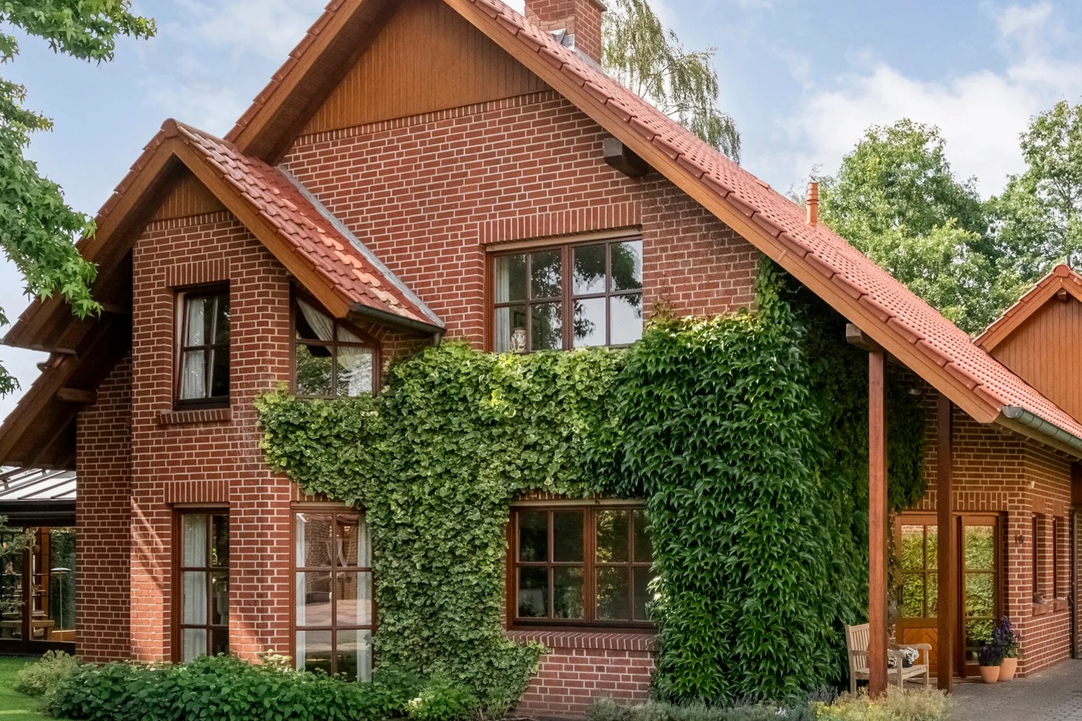 Imposante Duitse villa op 5 minuten van Nederlandse grens voor een prikkie op Funda