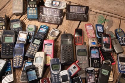 Deze oude modellen mobiele telefoons kunnen nu een fortuin waard zijn! 