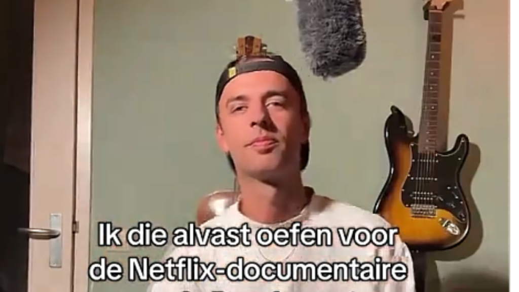 Max slaat op hilarische wijze terug naar (ex-)vriendin Anouk na bedbeelden met Diederik in De Bondgenoten