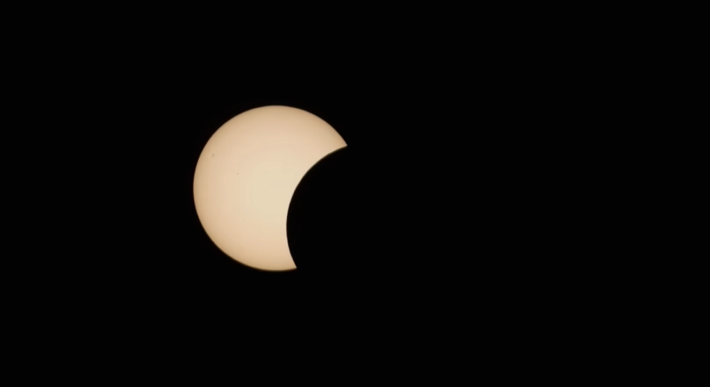 Gooi die eclipsebril nog maar even niet weg: binnenkort opnieuw zonsverduisteringen te zien
