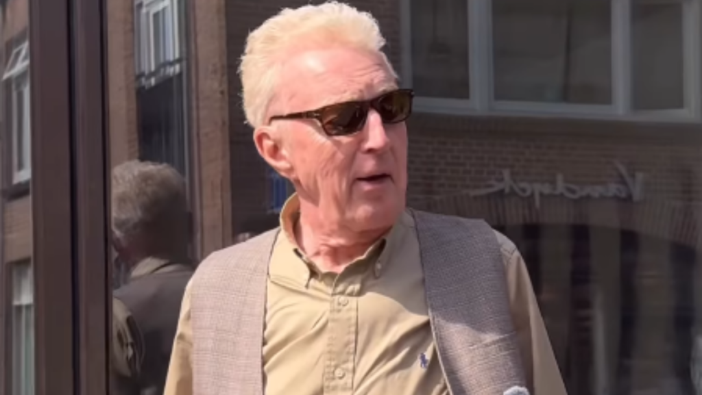 Influencer spreekt André van Duin aan tijdens straatinterview maar heeft geen idee wie hij is