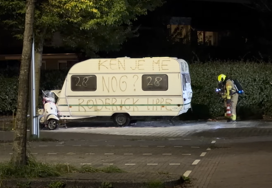 Explosievenverkenners en hulpdiensten met spoed naar caravan Rogier Smit: dit was er aan de hand